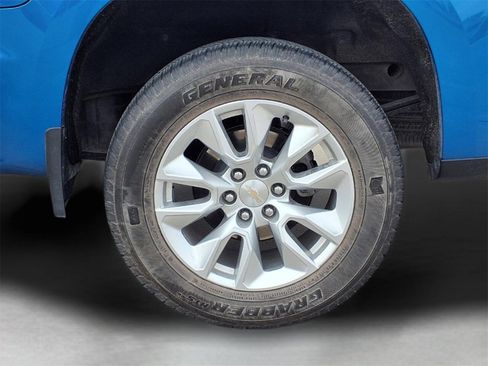 Used 2024 Chevrolet Silverado 1500 Custom image 3