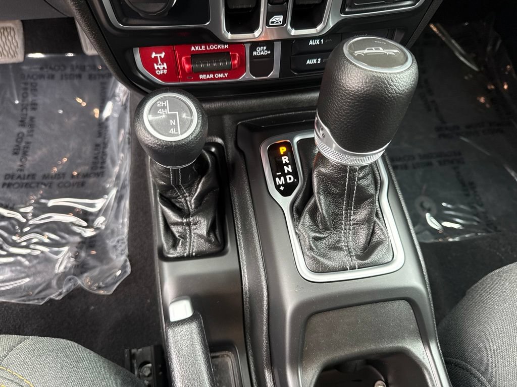 Certified 2025 Jeep Gladiator Sport AWD/4WD image 15