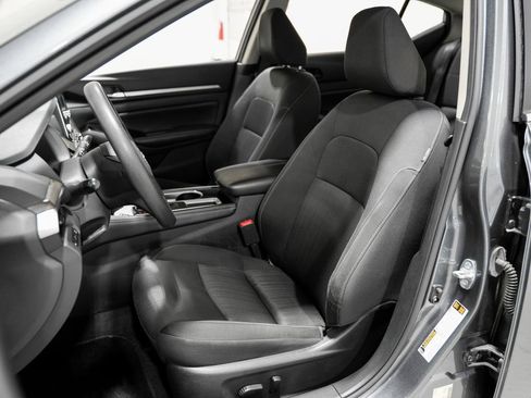 Used 2023 Nissan Altima 2.5 SV image 10