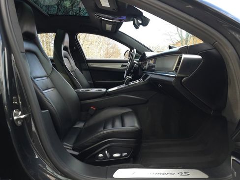 Used 2017 Porsche Panamera 4S w/ Premium Package Plus image 22