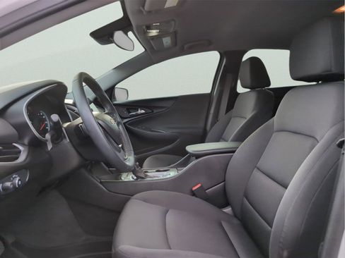 Used 2025 Chevrolet Malibu RS image 15