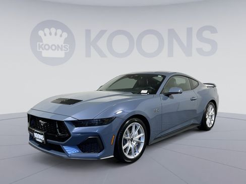 Used 2025 Ford Mustang GT Premium RWD image 5