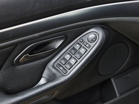 Used 2003 BMW M5 RWD image 89