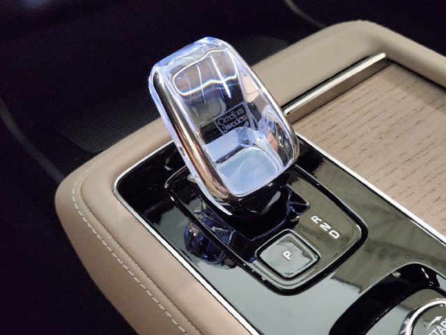 New 2026 Volvo XC90 T8 Plus w/ Protection Package Premier AWD/4WD image 20