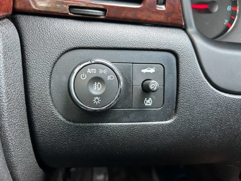 Used 2011 Chevrolet Impala LT FWD image 16
