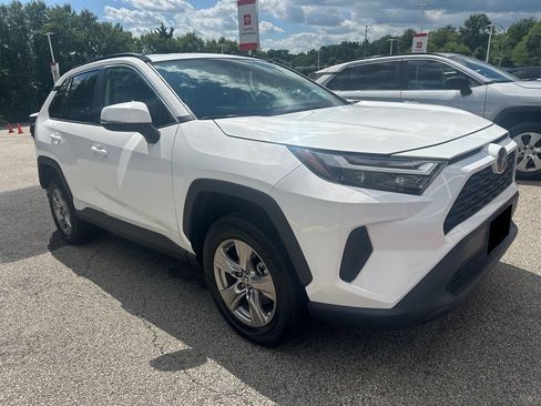 Used 2025 Toyota RAV4 XLE w/ Weather Package AWD/4WD image 3