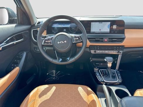 Used 2024 Kia Seltos EX AWD/4WD image 24