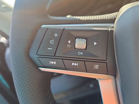 New 2025 Mitsubishi Outlander SE image 17