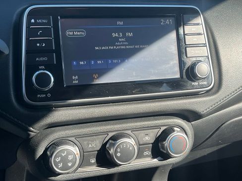 Used 2021 Nissan Versa S FWD image 12