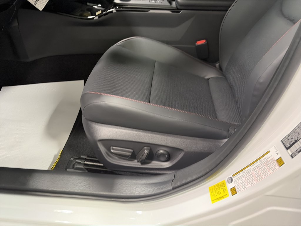 New 2026 Toyota Prius Plug-In Hybrid FWD image 12
