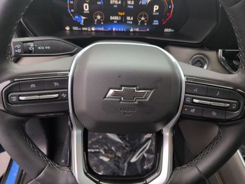 Used 2025 Chevrolet Colorado ZR2 w/ Technology Package image 11