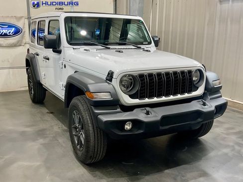 Used 2025 Jeep Wrangler Unlimited Sport AWD/4WD image 1