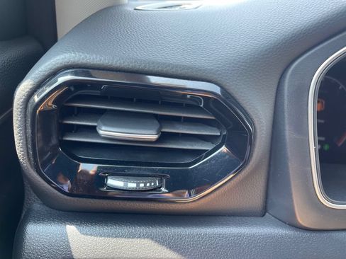 Used 2025 Honda Pilot EX-L image 38