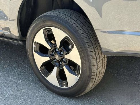 Used 2024 Ford F150 Lightning Platinum AWD/4WD image 12