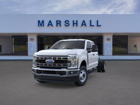 New 2026 Ford F350 XL w/ XL Chrome Package image 2