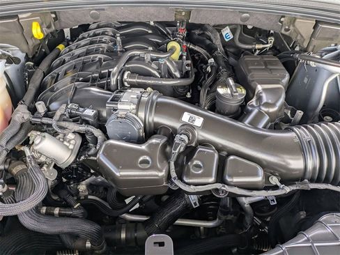 Used 2024 Jeep Grand Cherokee L Laredo image 37