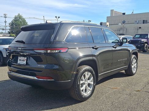 Certified 2023 Jeep Grand Cherokee Limited AWD/4WD image 31