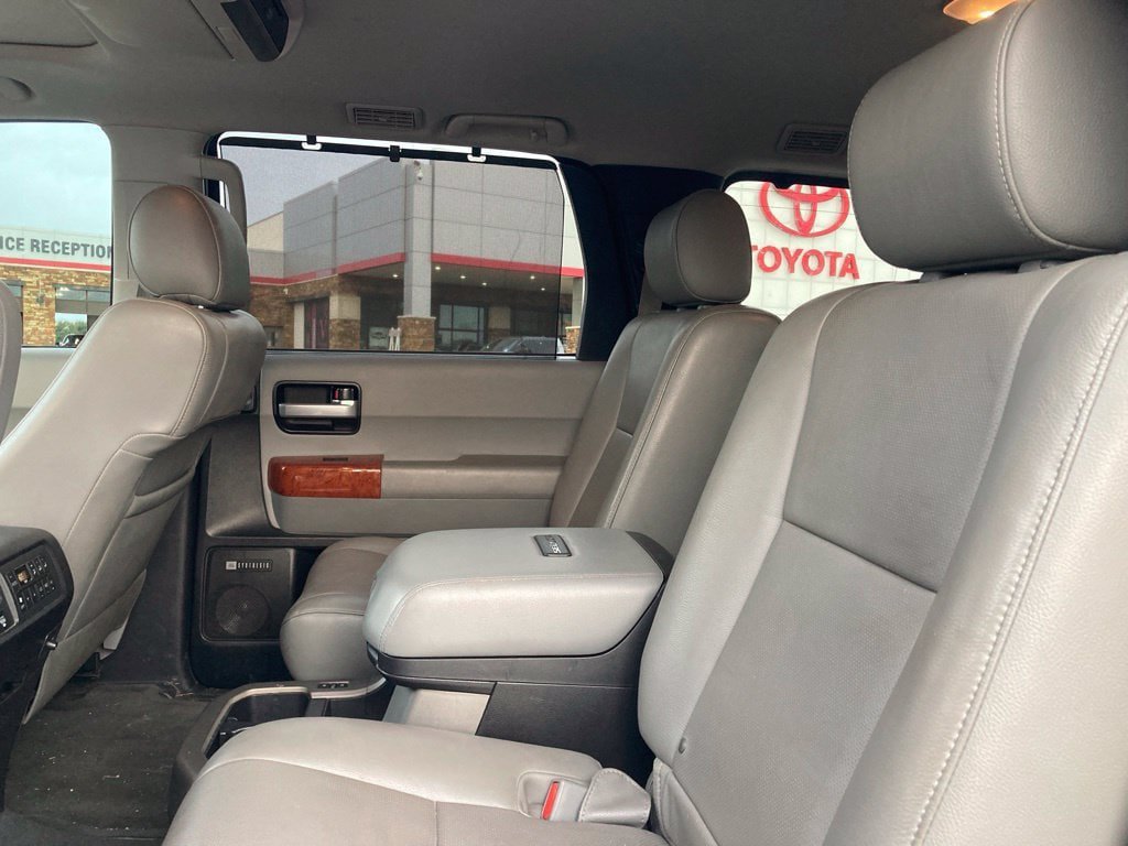 Used 2019 Toyota Sequoia Platinum RWD image 10