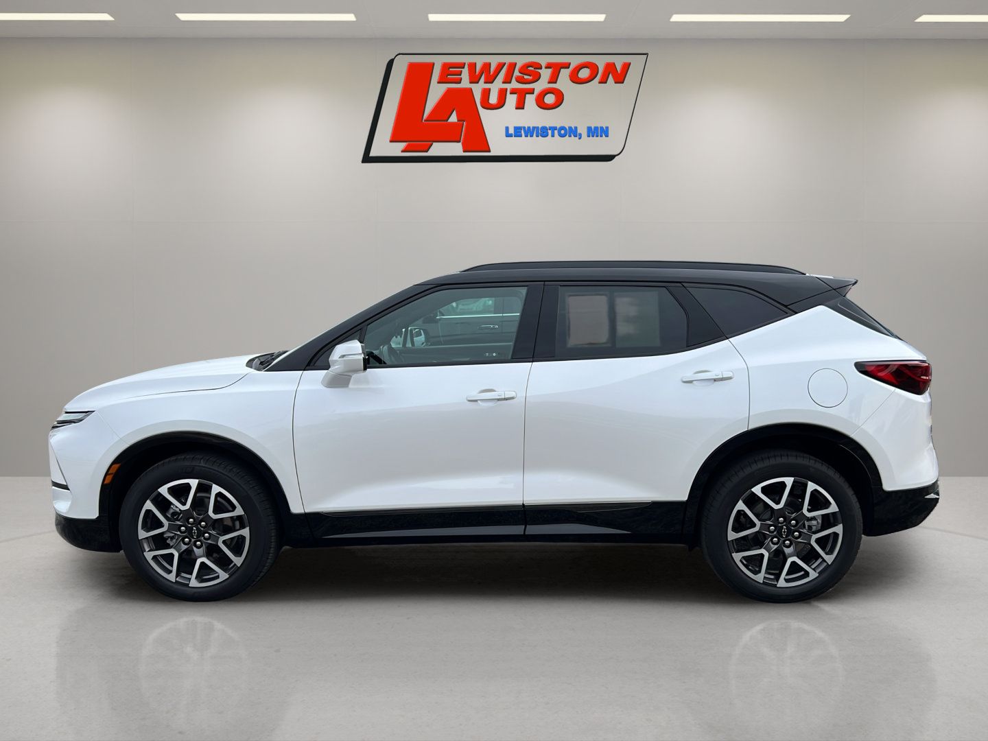 Certified 2025 Chevrolet Blazer RS w/ Enhanced Convenience Package AWD/4WD image 10