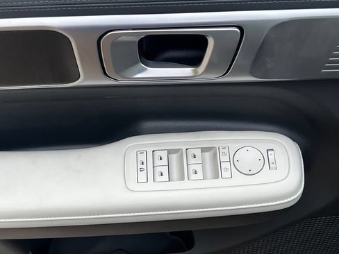 Used 2025 Hyundai Santa Fe SEL AWD/4WD image 13