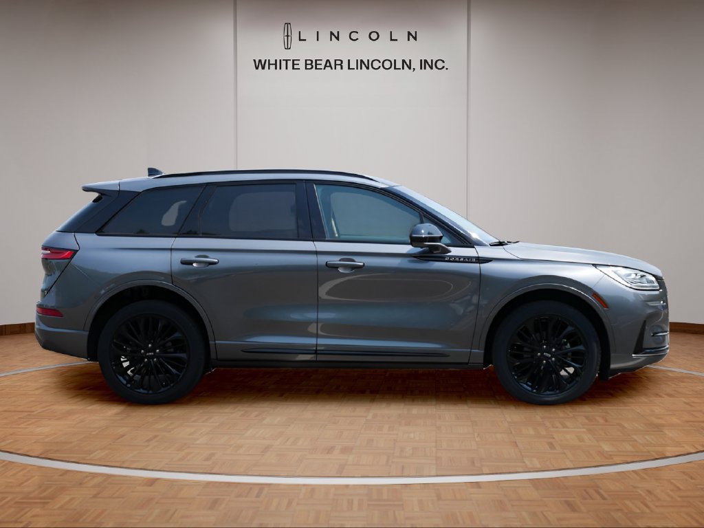 Used 2024 Lincoln Corsair Reserve w/ Equipment Group 201A FWD image 4