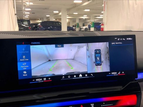 Certified 2025 BMW M5 w/ Executive Package image 54