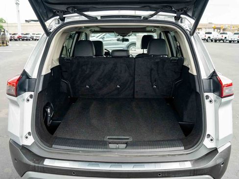 Used 2023 Nissan Rogue SV w/ SV Premium B Package FWD image 31