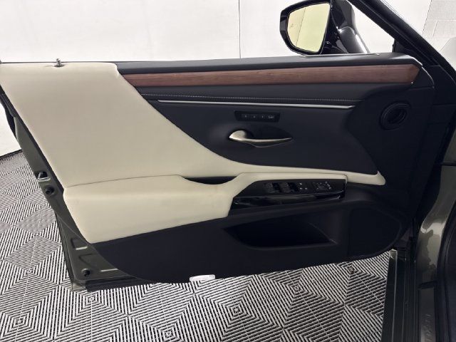 Used 2025 Lexus ES 350 w/ Premium Package FWD image 28
