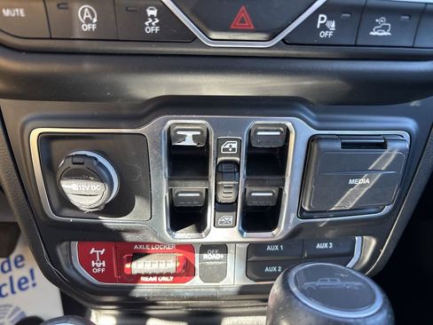 Used 2023 Jeep Gladiator Mojave w/ LED Lighting Group image 68