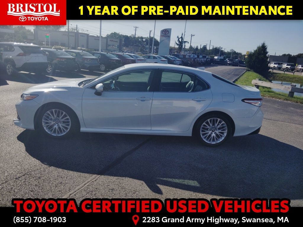 Certified 2019 Toyota Camry XLE FWD image 4