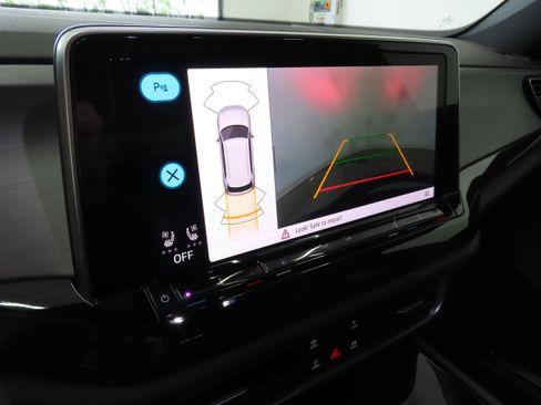 New 2025 Volkswagen Atlas Cross Sport SE image 19