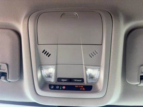 Used 2023 GMC Acadia SLE w/ Driver Convenience Package AWD/4WD image 24