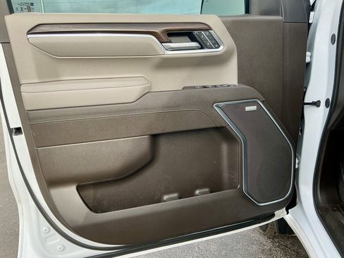 Used 2025 GMC Sierra 1500 SLT w/ SLT Premium Plus Package image 46