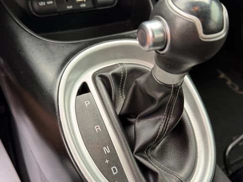 Used 2018 Kia Soul + FWD image 19