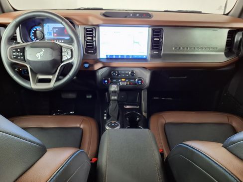 Used 2024 Ford Bronco Outer Banks AWD/4WD image 13