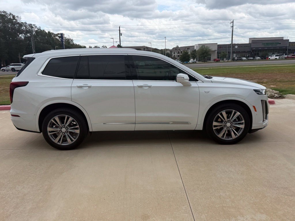 Used 2024 Cadillac XT6 Premium Luxury w/ Technology Package FWD image 6