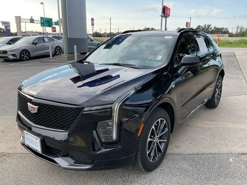 Used 2025 Cadillac XT4 Sport w/ Cold Weather Package FWD image 3