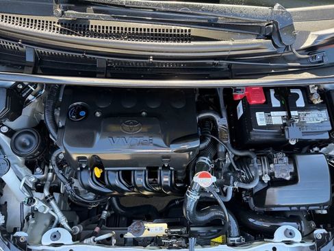 Used 2016 Toyota Yaris LE image 18