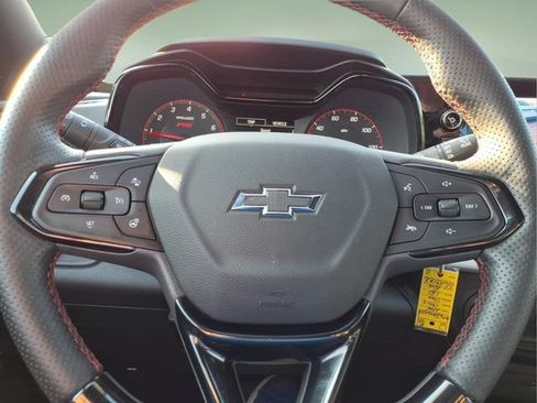 Used 2025 Chevrolet Trax RS w/ Driver Confidence Package FWD image 24