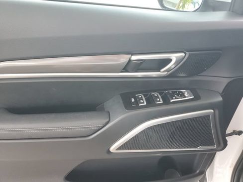 Certified 2024 Kia Telluride LX FWD image 18