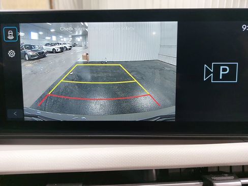 Certified 2025 Hyundai Tucson SE image 24