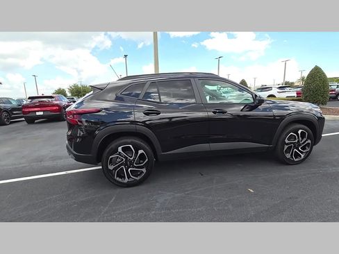 New 2026 Chevrolet Trax RS w/ Sunroof Package FWD image 18