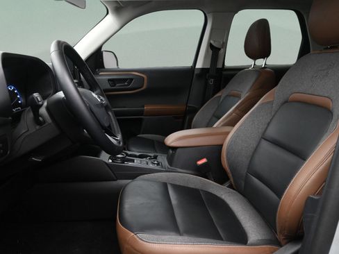 Used 2024 Ford Bronco Sport Outer Banks w/ Tech Package AWD/4WD image 15