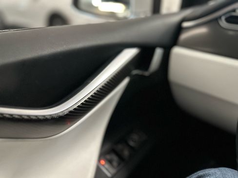 Used 2017 Tesla Model X 75D image 31