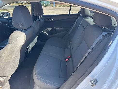 Used 2017 Chevrolet Cruze LT image 11