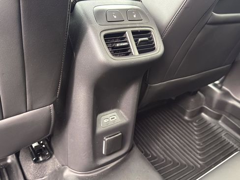 Used 2023 Buick Envision Avenir image 10