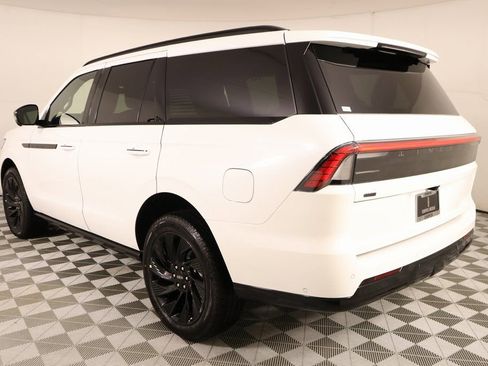 New 2025 Lincoln Navigator Reserve w/ Jet Appearance Package image 24