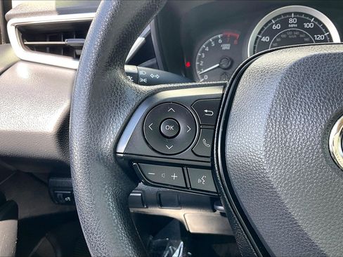Used 2022 Toyota Corolla LE FWD image 23