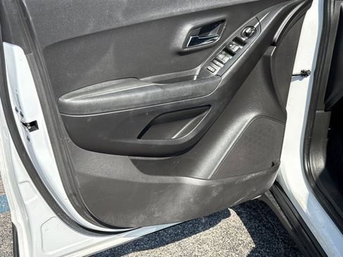 Used 2016 Chevrolet Trax LS image 13