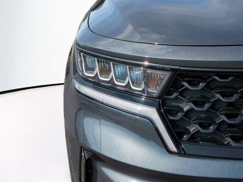 Used 2023 Kia Sorento S image 10